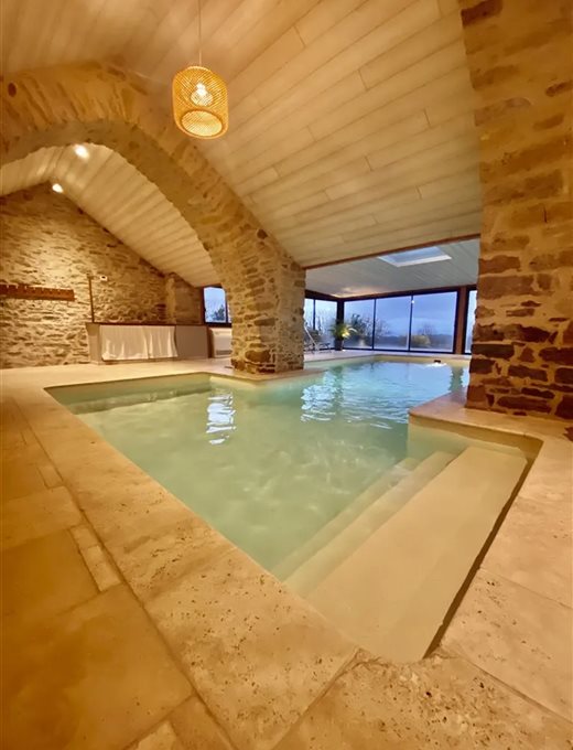 chambres d'hôtes en aveyron et gite, piscine intérieure chauffée, sauna, spa Millau occitanie